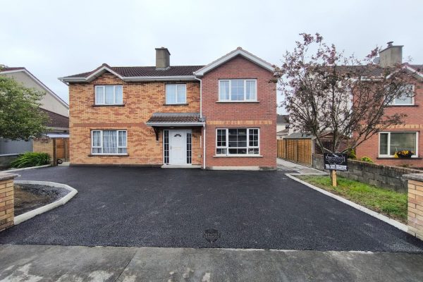 Tarmacadam installation in Mountmellick